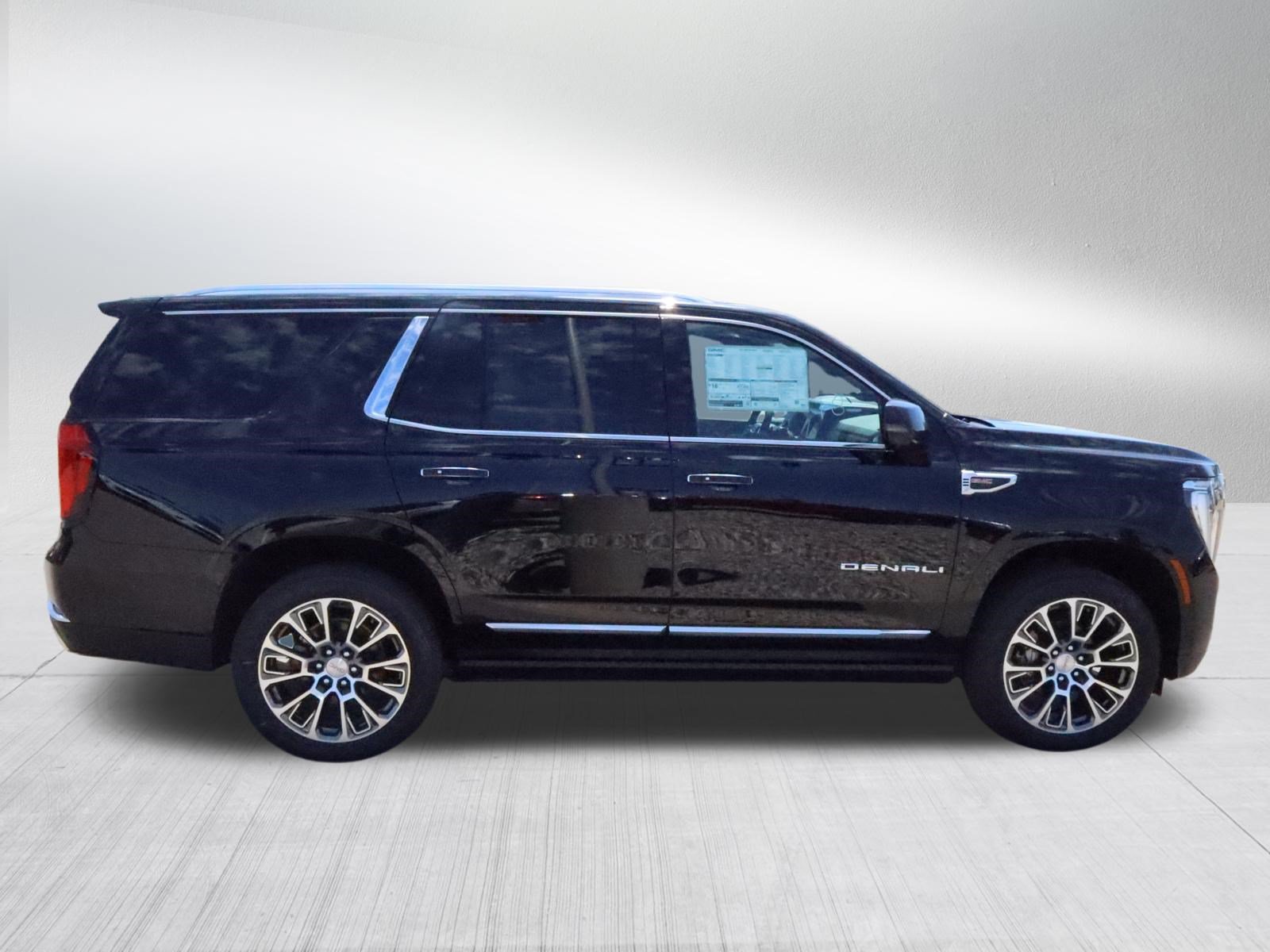 New 2026 GMC Yukon Denali w/ Denali Reserve Package AWD/4WD image 8