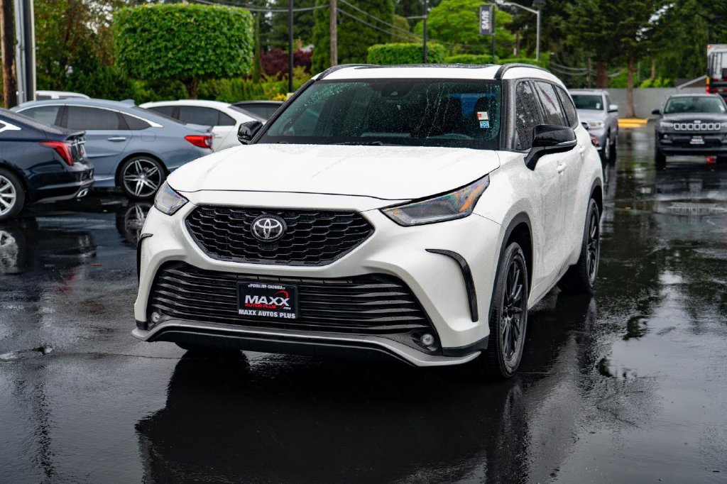 Used 2021 Toyota Highlander XSE AWD/4WD image 4
