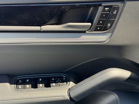 New 2026 Porsche Cayenne image 24