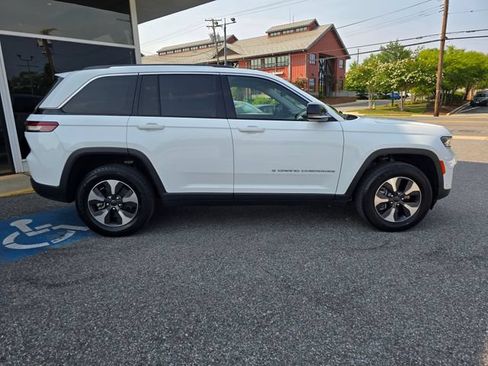 Used 2022 Jeep Grand Cherokee Limited 4xe w/ Luxury Tech Group II AWD/4WD image 43