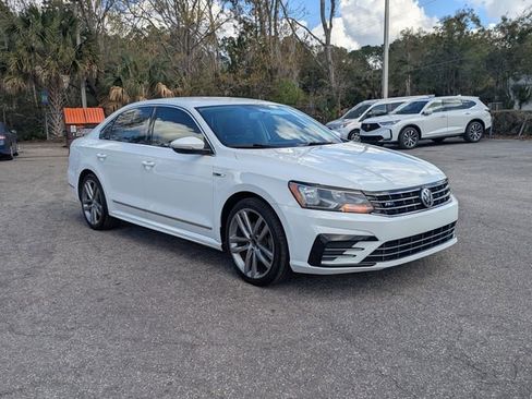 Used 2017 Volkswagen Passat 1.8T R-Line image 2