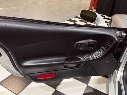 Used 2002 Chevrolet Corvette Convertible w/ Preferred Equipment Group2 image 32