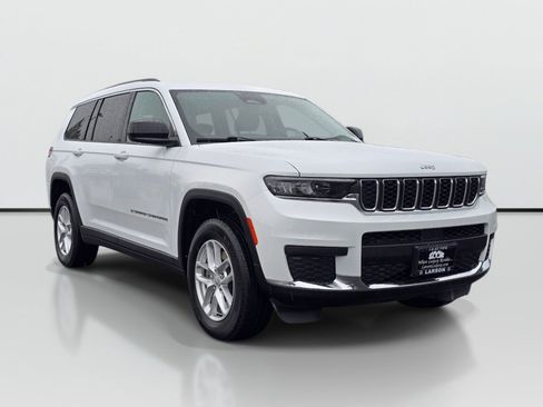 Used 2023 Jeep Grand Cherokee L Laredo w/ Luxury Tech Group I AWD/4WD image 9