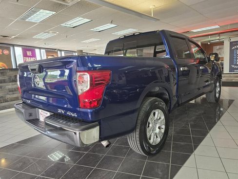Used 2019 Nissan Titan SV AWD/4WD image 4