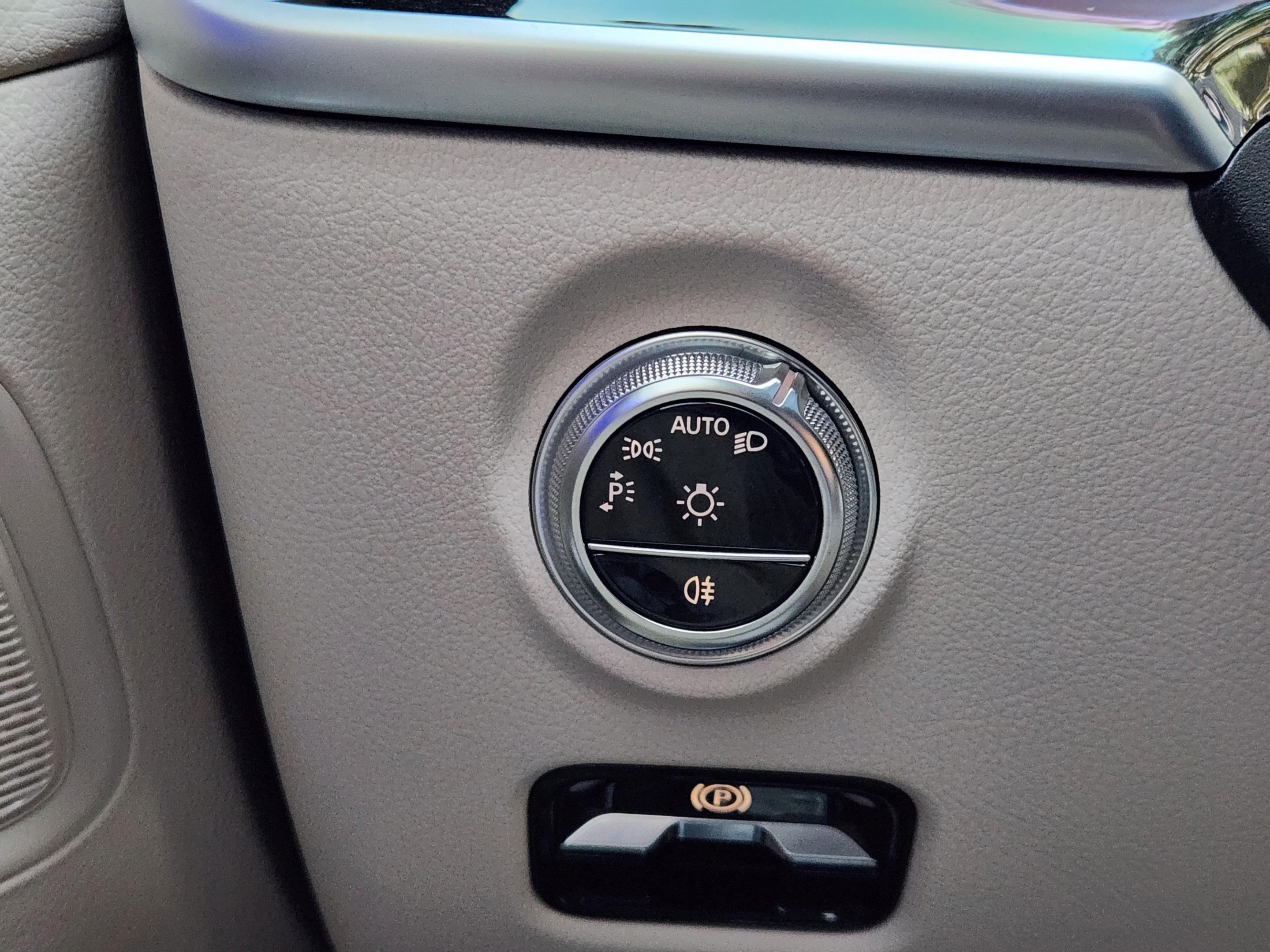 Used 2024 Mercedes-Benz C 300 4MATIC Sedan image 17