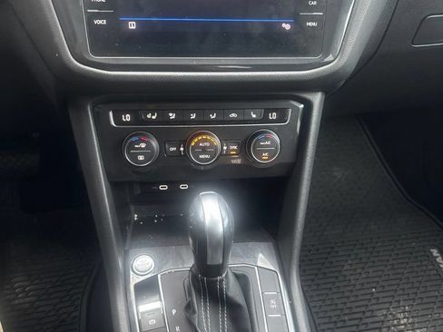 Used 2021 Volkswagen Tiguan SEL AWD/4WD image 42