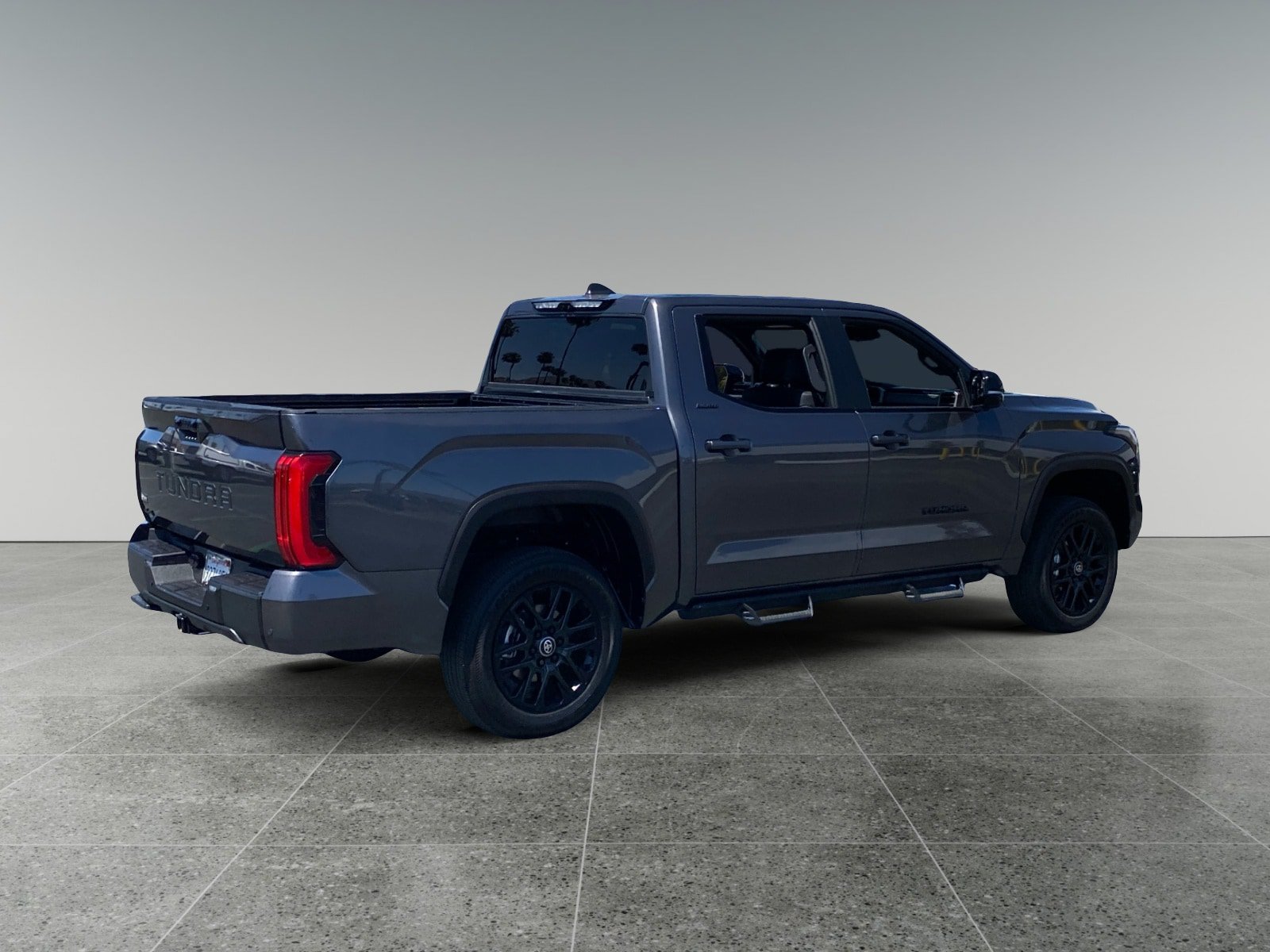 Used 2025 Toyota Tundra Limited AWD/4WD image 5