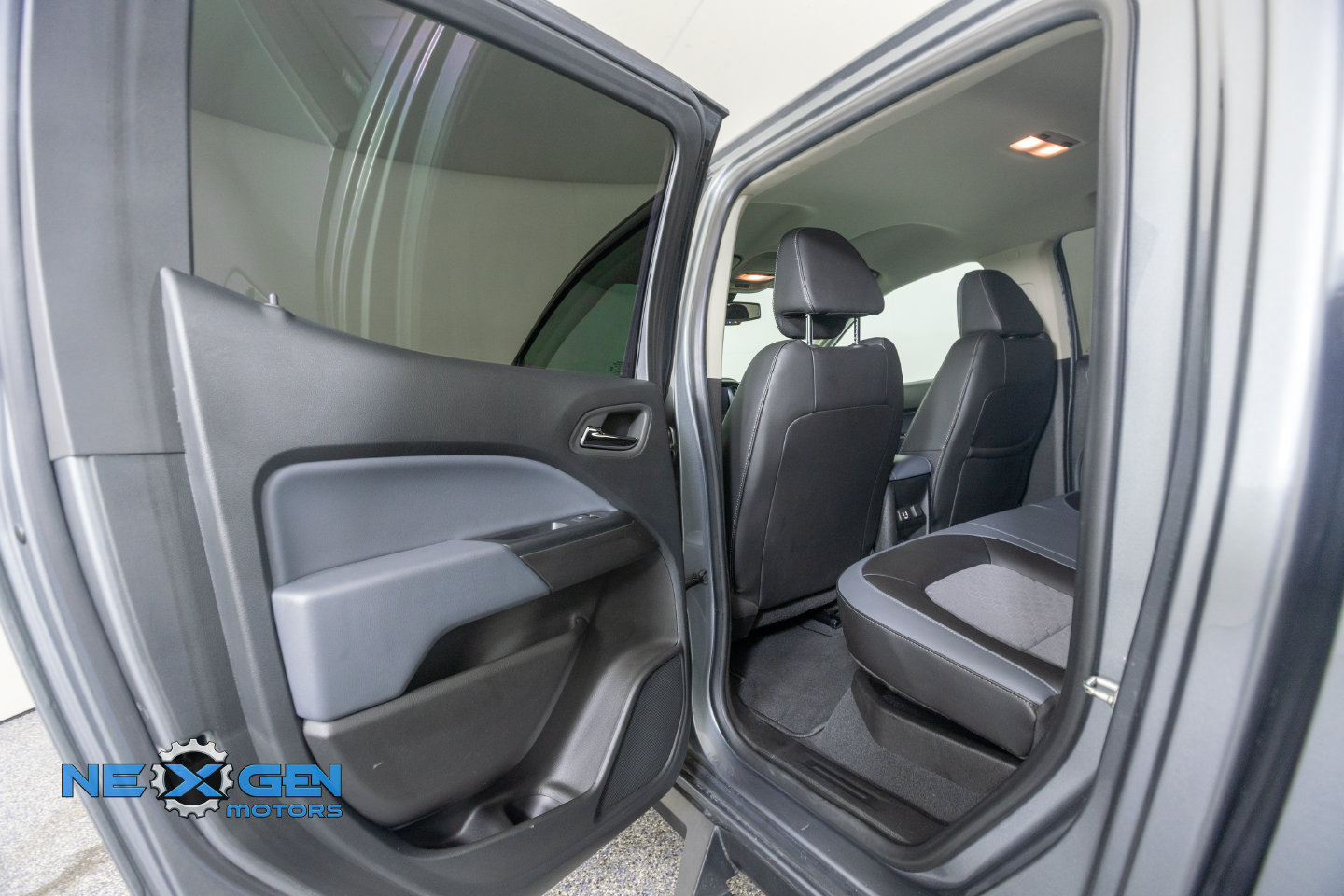 Used 2022 Chevrolet Colorado Z71 AWD/4WD image 29
