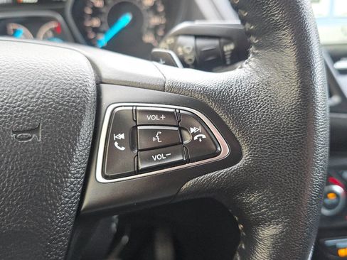 Used 2017 Ford Escape Titanium image 17