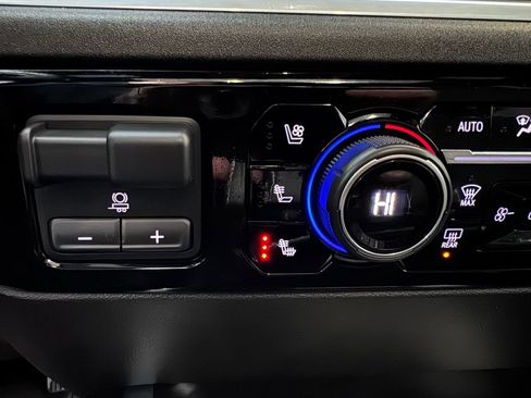 Certified 2025 Chevrolet Silverado 2500 High Country w/ Technology Package image 25