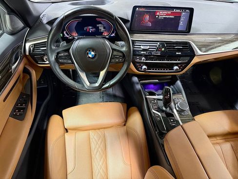 Used 2021 BMW 530i w/ Premium Package RWD image 17