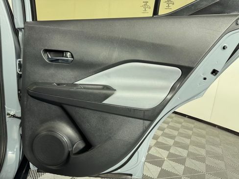 Used 2022 Nissan Kicks SR w/ Premium Package image 32