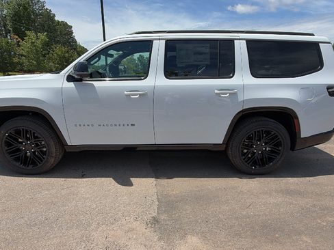 New 2026 Jeep Grand Wagoneer Limited AWD/4WD image 11