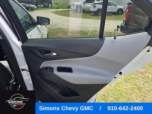 Used 2022 Chevrolet Equinox LT FWD image 38