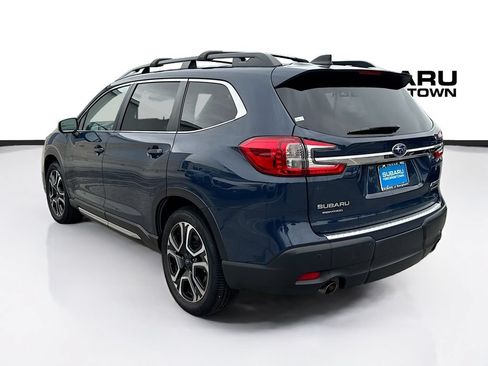 Used 2023 Subaru Ascent Limited w/ Technology Package AWD/4WD image 5
