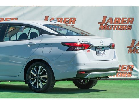 Used 2025 Nissan Versa SV w/ Trunk Package FWD image 25