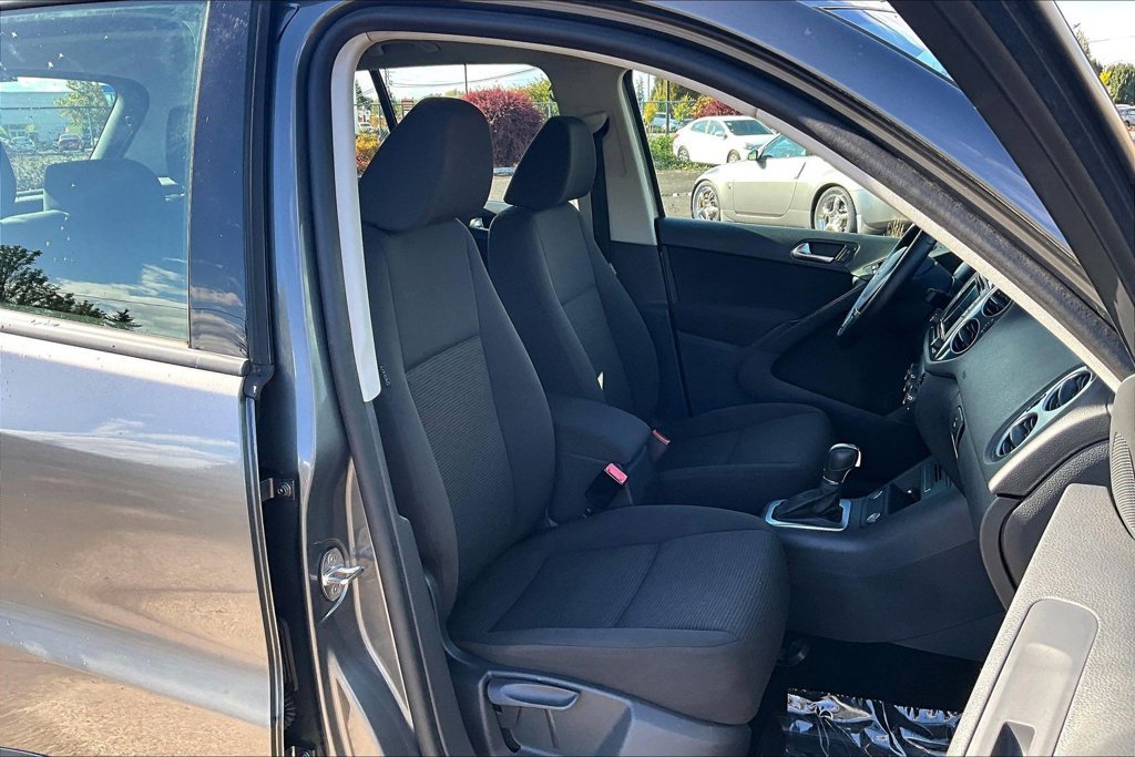 Used 2018 Volkswagen Tiguan Limited AWD/4WD image 10