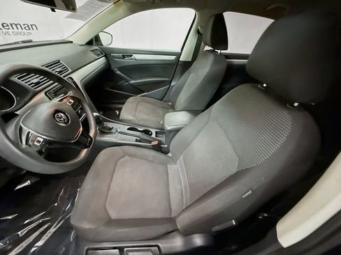 Used 2017 Volkswagen Passat 1.8T S FWD image 19