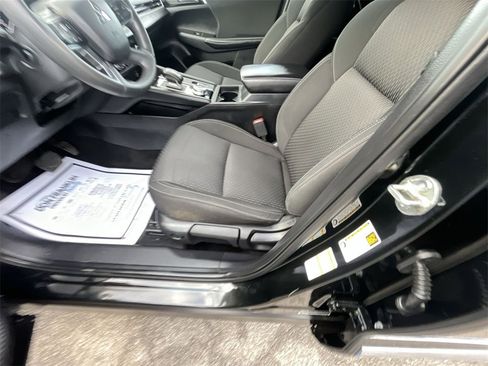 Used 2022 Mitsubishi Outlander ES image 12