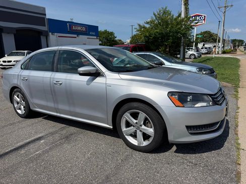 Used 2014 Volkswagen Passat 1.8T Wolfsburg Edition FWD image 6