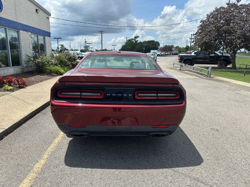 Used 2019 Dodge Challenger R/T w/ Driver Convenience Group RWD image 5