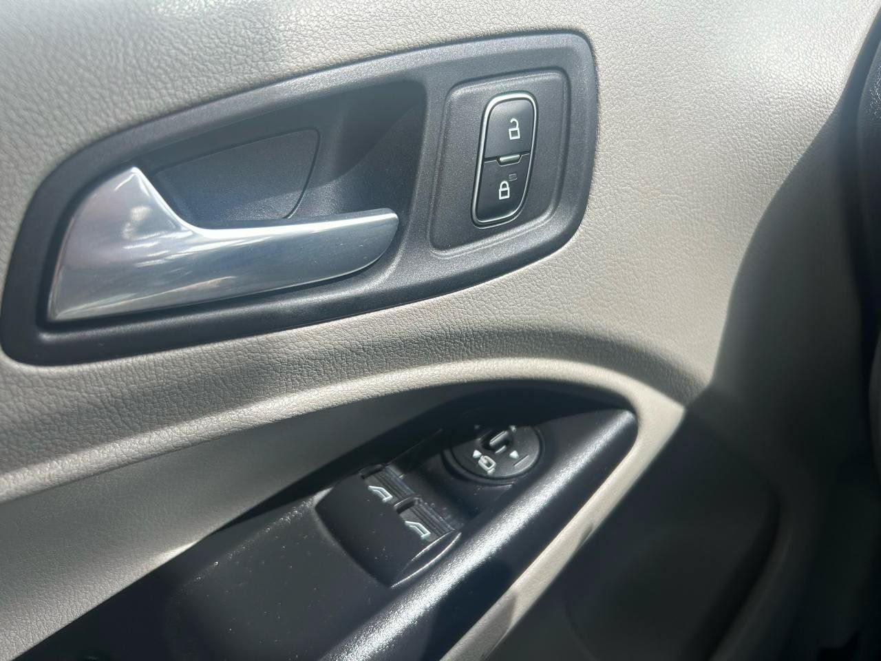 Used 2023 Ford Transit Connect XLT FWD image 17