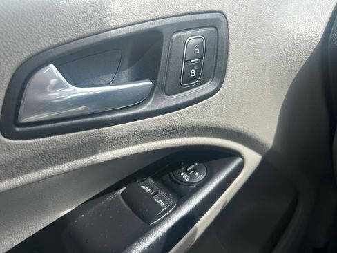 Used 2023 Ford Transit Connect XLT FWD image 17