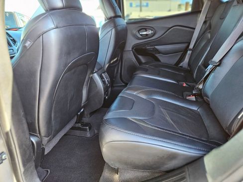 Used 2023 Jeep Cherokee Altitude Lux image 13