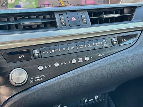 Used 2021 Lexus ES 250 w/ Premium Package AWD/4WD image 16