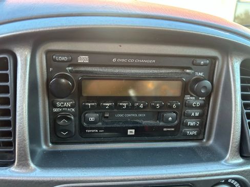 Used 2001 Toyota Sequoia Limited image 12