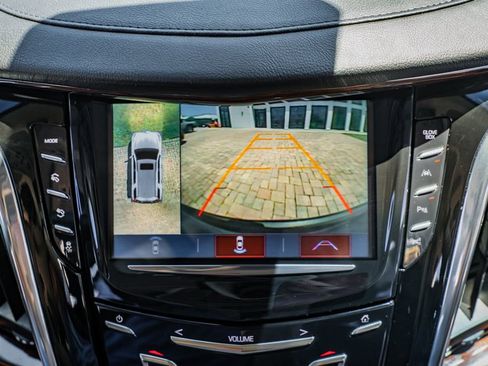 Used 2018 Cadillac Escalade Luxury AWD/4WD image 28