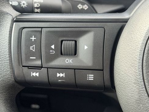 Used 2025 Nissan Kicks S FWD image 21