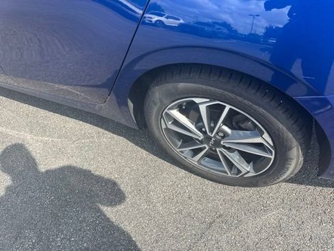 Used 2022 Kia Forte LXS FWD image 5