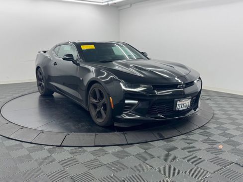 Used 2017 Chevrolet Camaro SS RWD image 4