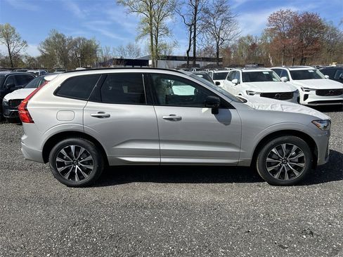 New 2025 Volvo XC60 B5 Core w/ Protection Package Premier image 9