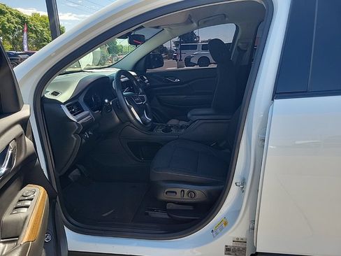 Used 2023 GMC Acadia SLE w/ Driver Convenience Package FWD image 10