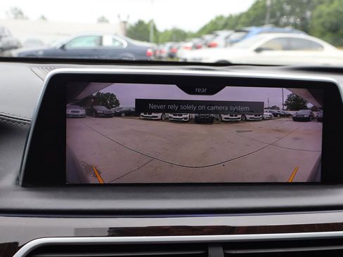 Used 2016 BMW 750i xDrive AWD/4WD image 32