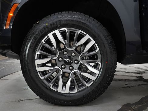 Used 2025 Chevrolet Tahoe Z71 AWD/4WD image 34