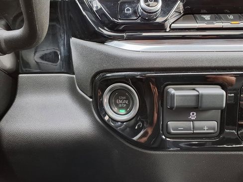 Used 2025 GMC Sierra 2500 SLT w/ SLT Convenience Package image 33