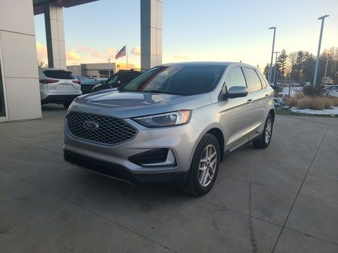 Used 2024 Ford Edge SEL image 3