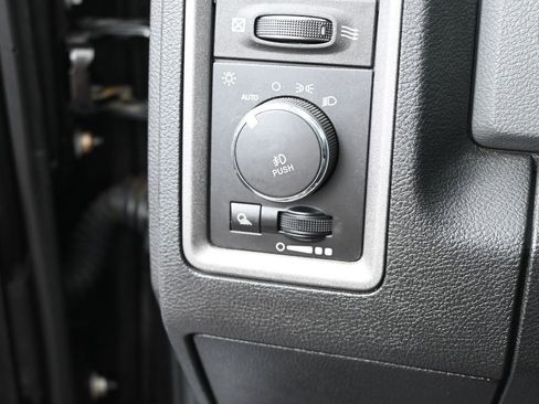 Used 2018 RAM 1500 Express image 28