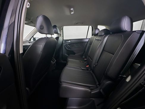 Used 2024 Volkswagen Tiguan SE image 28