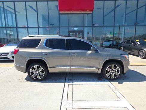 Used 2019 GMC Acadia Denali w/ Technology Package image 4