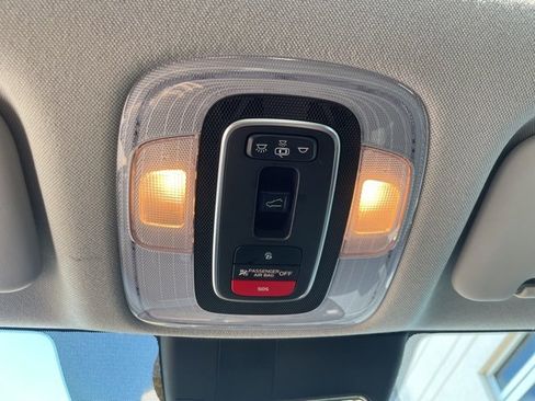 Used 2022 Hyundai Elantra SEL w/ Convenience + Premium Package image 17