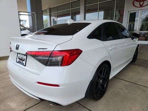 Used 2024 Honda Civic Sport image 11