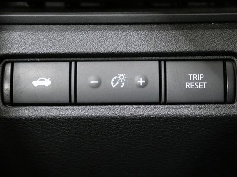 Used 2025 Nissan Altima 2.5 SV image 14