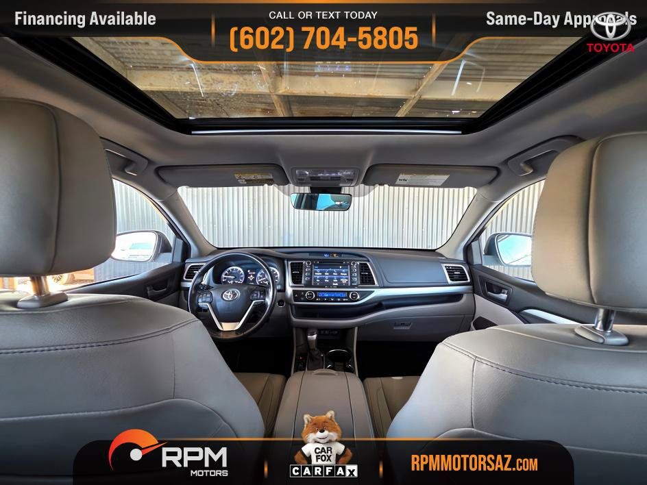 Used 2017 Toyota Highlander XLE w/ Carpet Mat Package FWD image 8