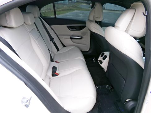 Used 2024 Mercedes-Benz C 300 Sedan image 14