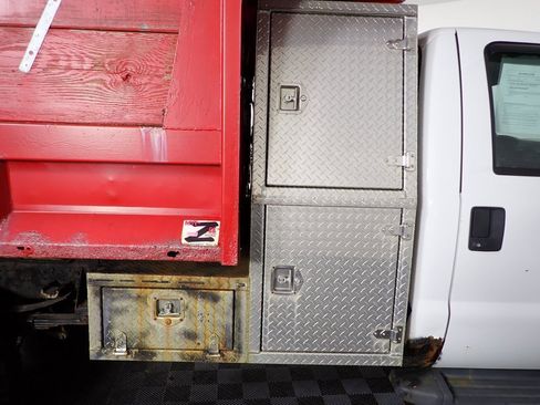 Used 2007 Ford F550 2WD Regular Cab Super Duty image 13