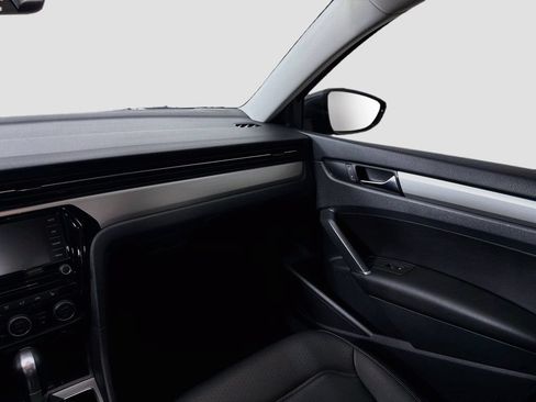 Used 2020 Volkswagen Passat 2.0T SE w/ Sunroof Package FWD image 23
